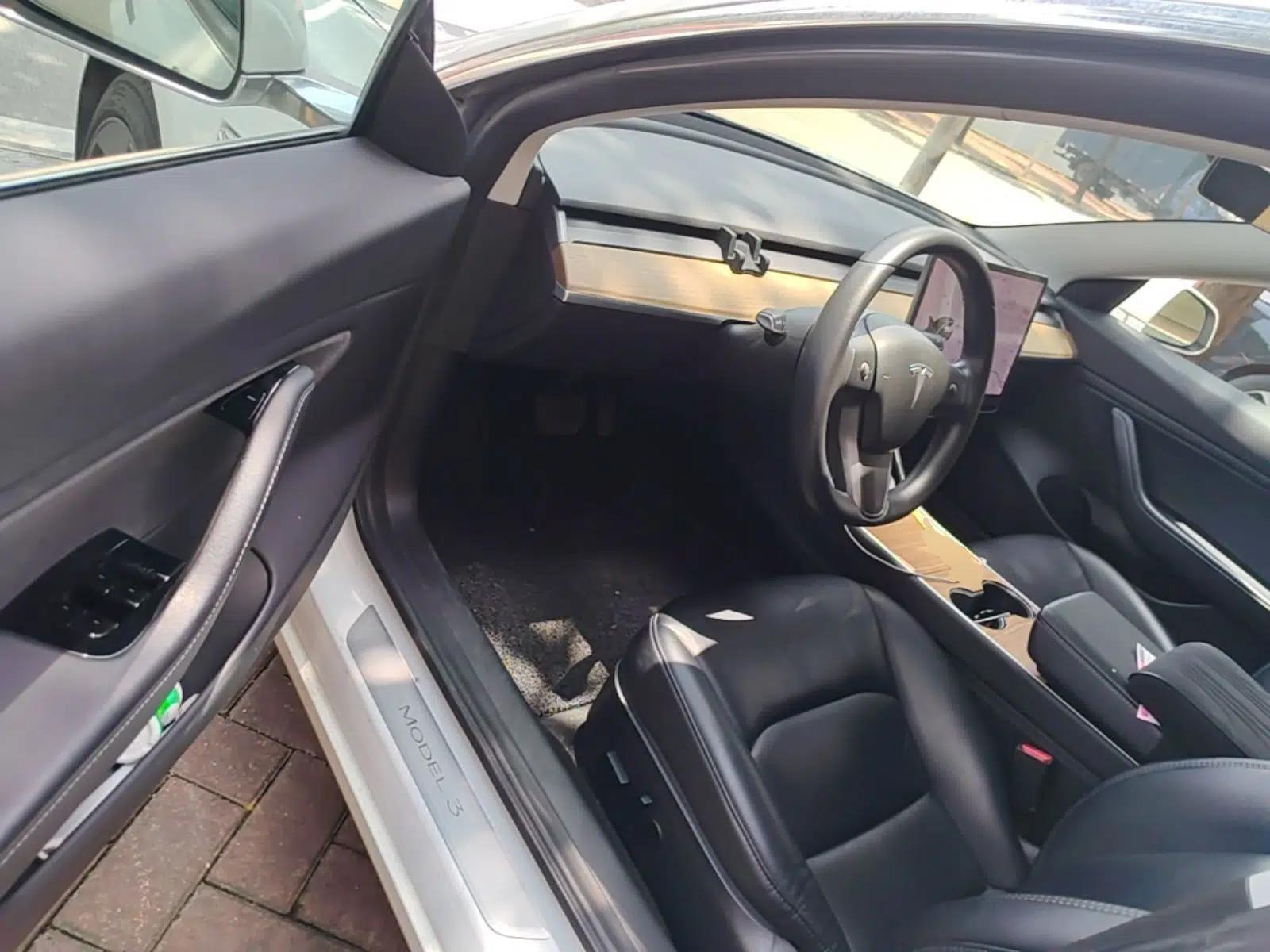 Tesla Model 3 2019 Standard Range Rear-Wheel Drive Upgraded Version (52 kWh) — миниатюра 23