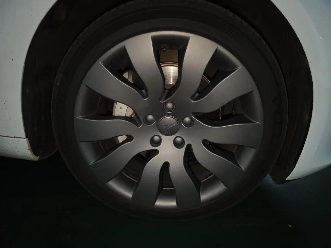 Tesla Model 3 2019 Long-Range All-Wheel-Drive Version — миниатюра 8