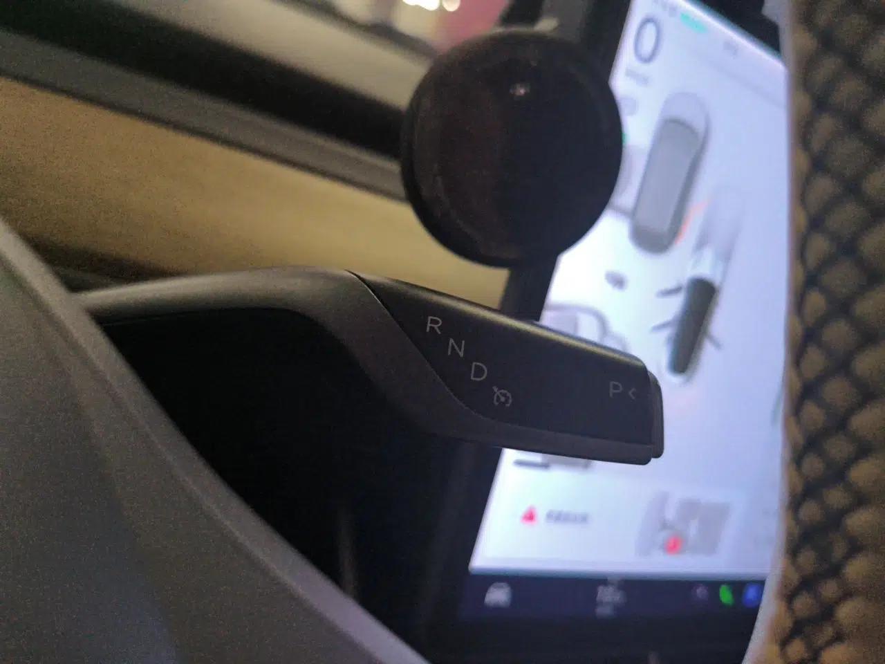 Tesla Model 3 2020 Standard Range Rear-Wheel Drive Upgraded Version — миниатюра 14
