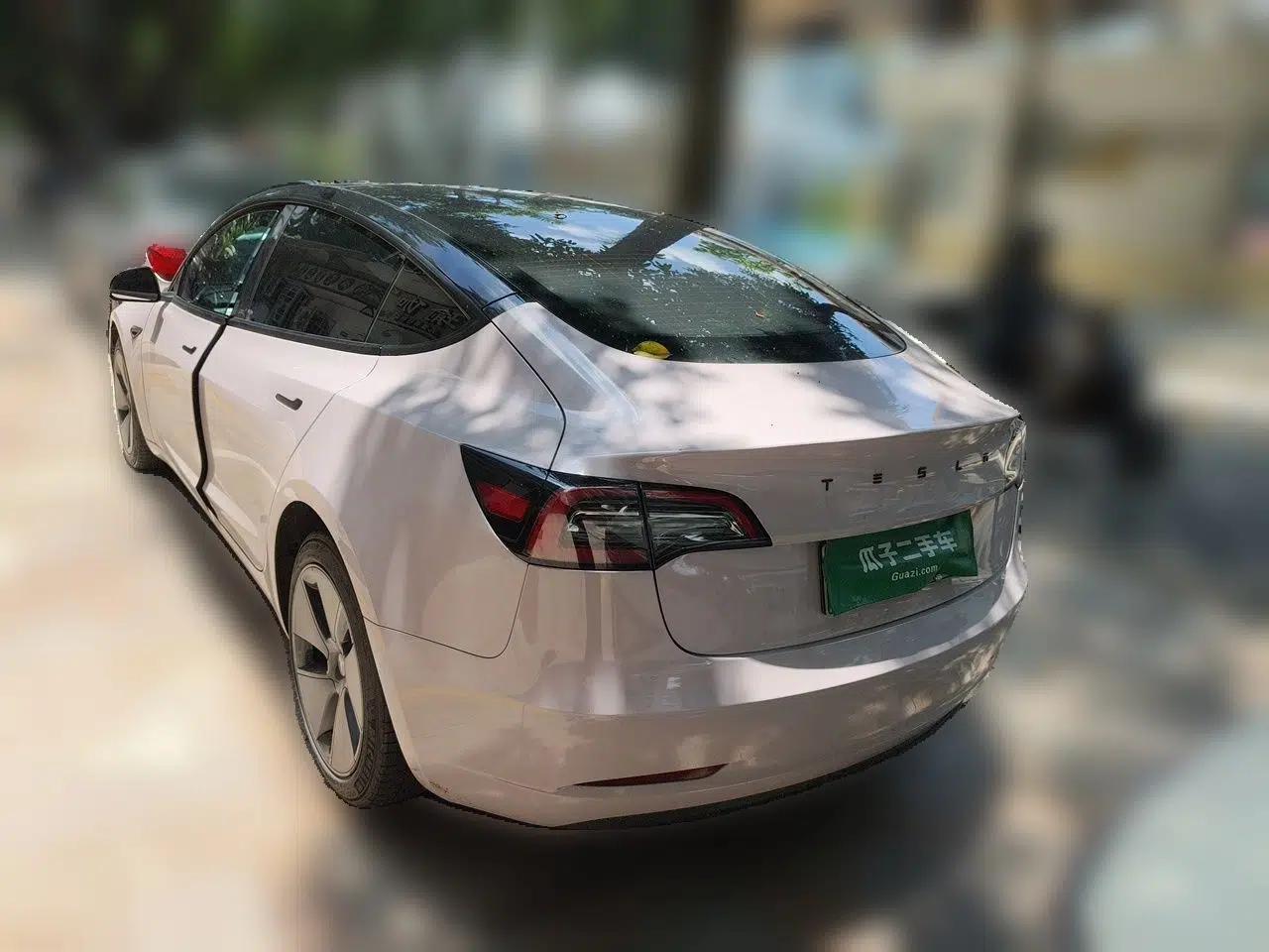 Tesla Model 3 2022 Rear-Wheel-Drive Version — миниатюра 4