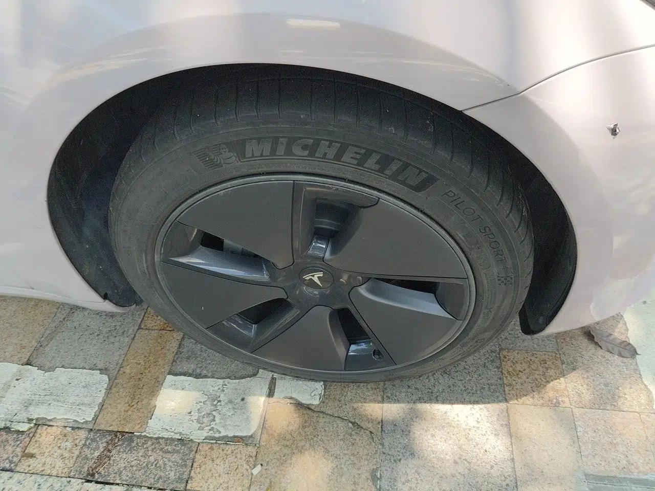 Tesla Model 3 2022 Rear-Wheel-Drive Version — миниатюра 8