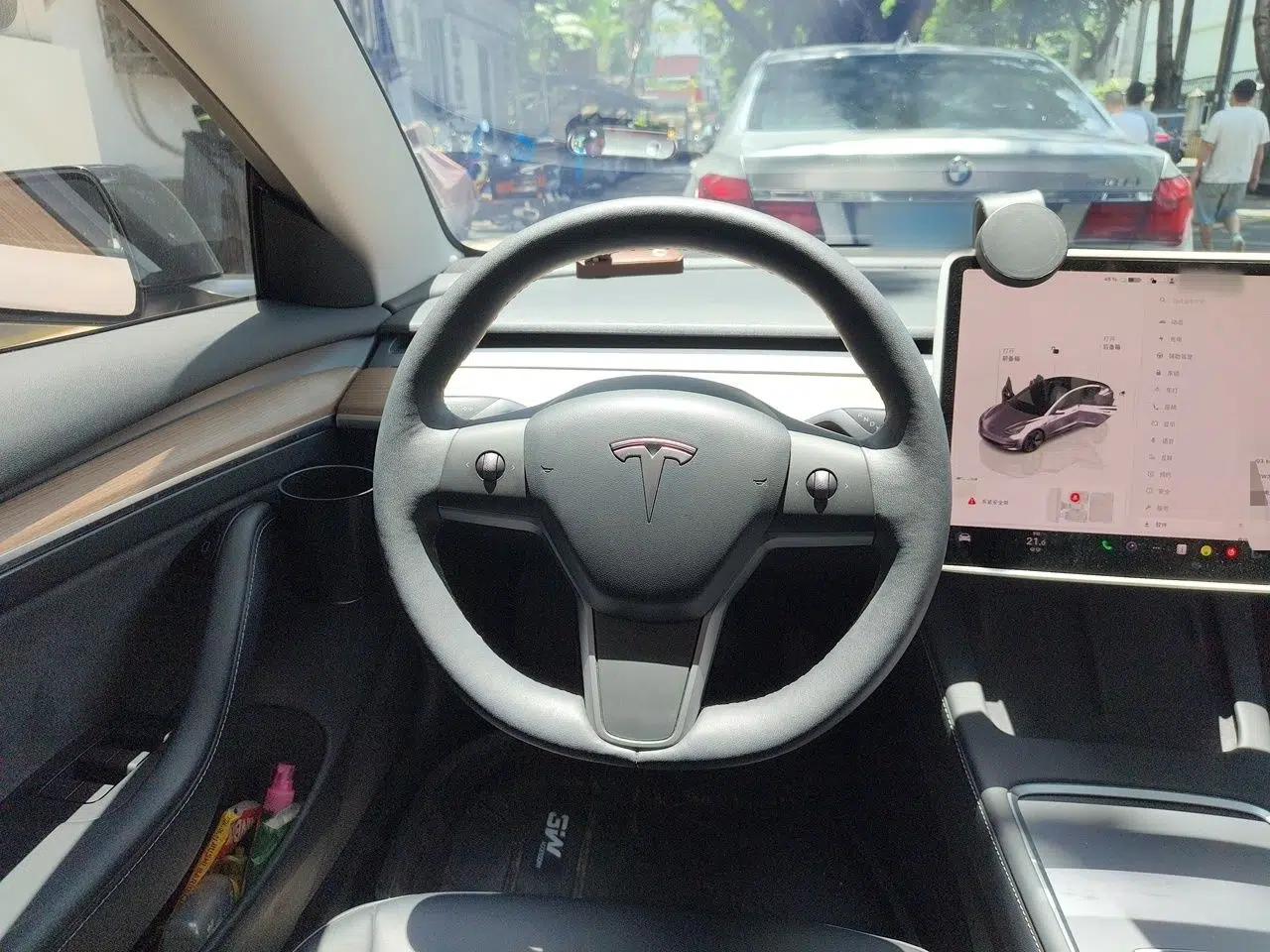 Tesla Model 3 2022 Rear-Wheel-Drive Version — миниатюра 10