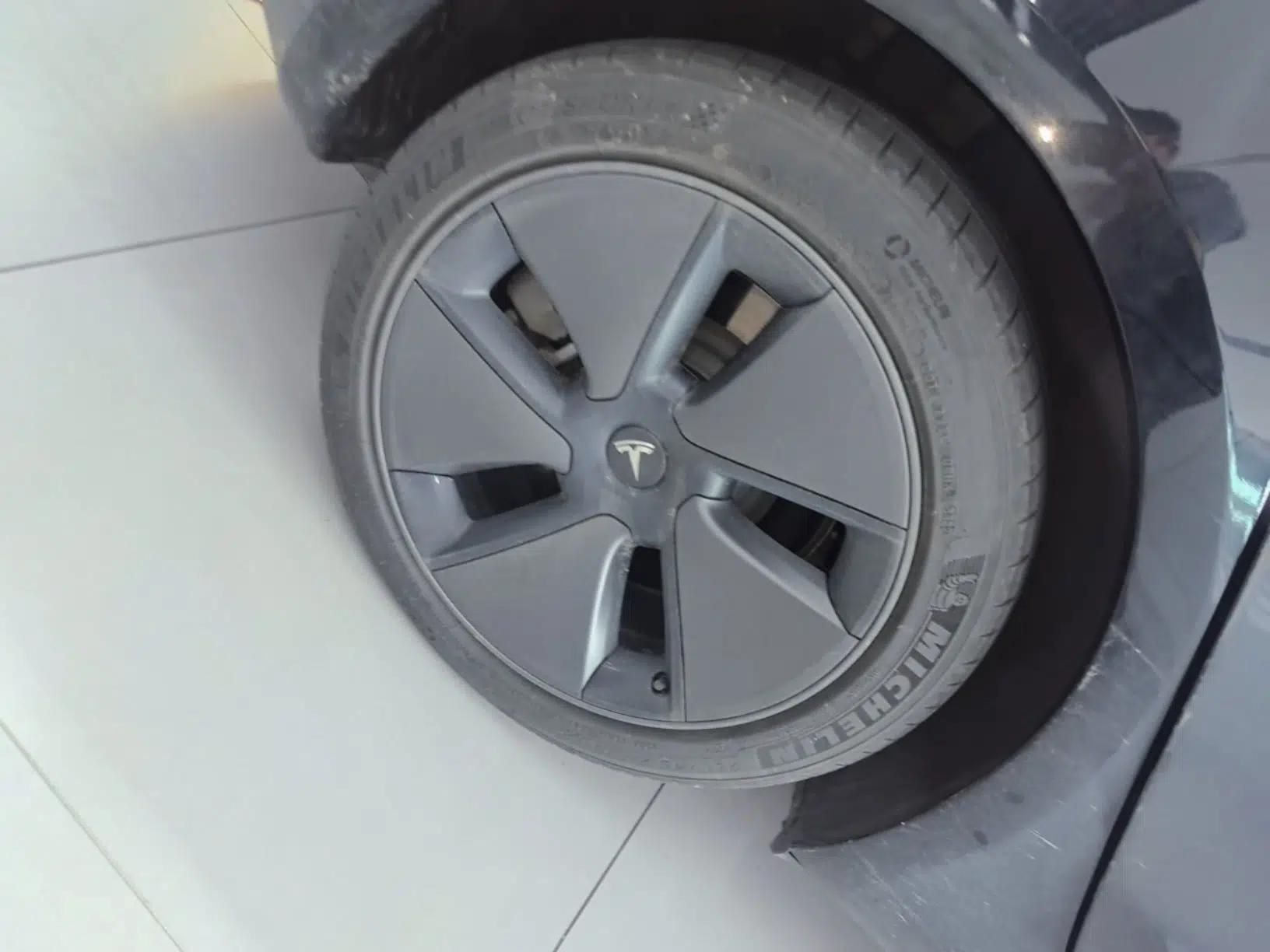 Tesla Model 3 2022 Rear-Wheel-Drive Version — миниатюра 11