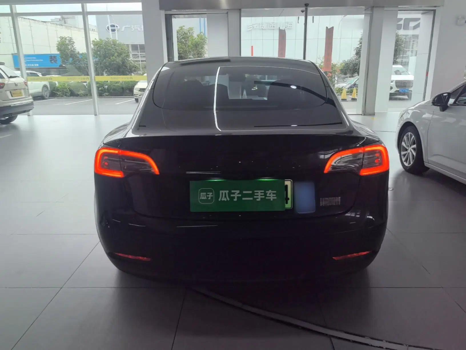 Tesla Model 3 2022 Rear-Wheel-Drive Version — миниатюра 5