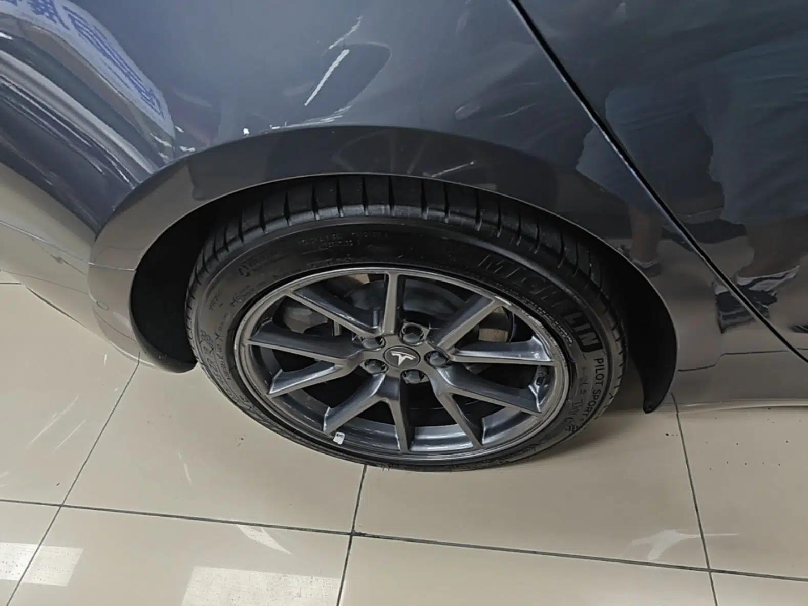 Tesla Model 3 2022 Rear-Wheel-Drive Version — миниатюра 11