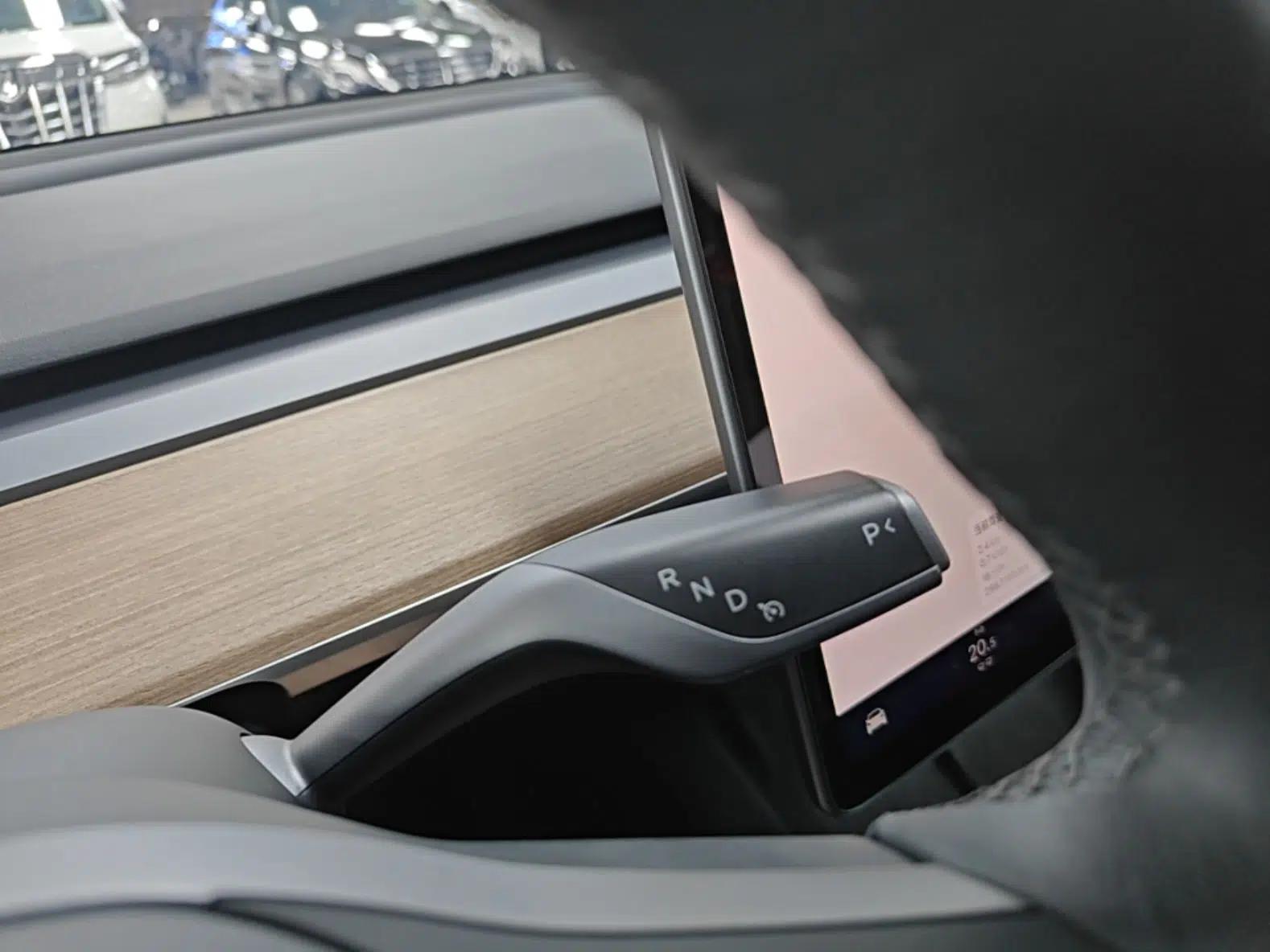 Tesla Model 3 2022 Rear-Wheel-Drive Version — миниатюра 16
