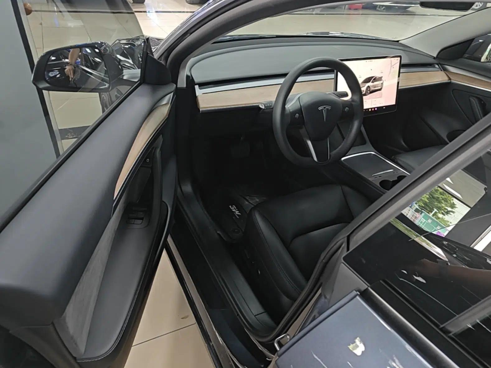 Tesla Model 3 2022 Rear-Wheel-Drive Version — миниатюра 18