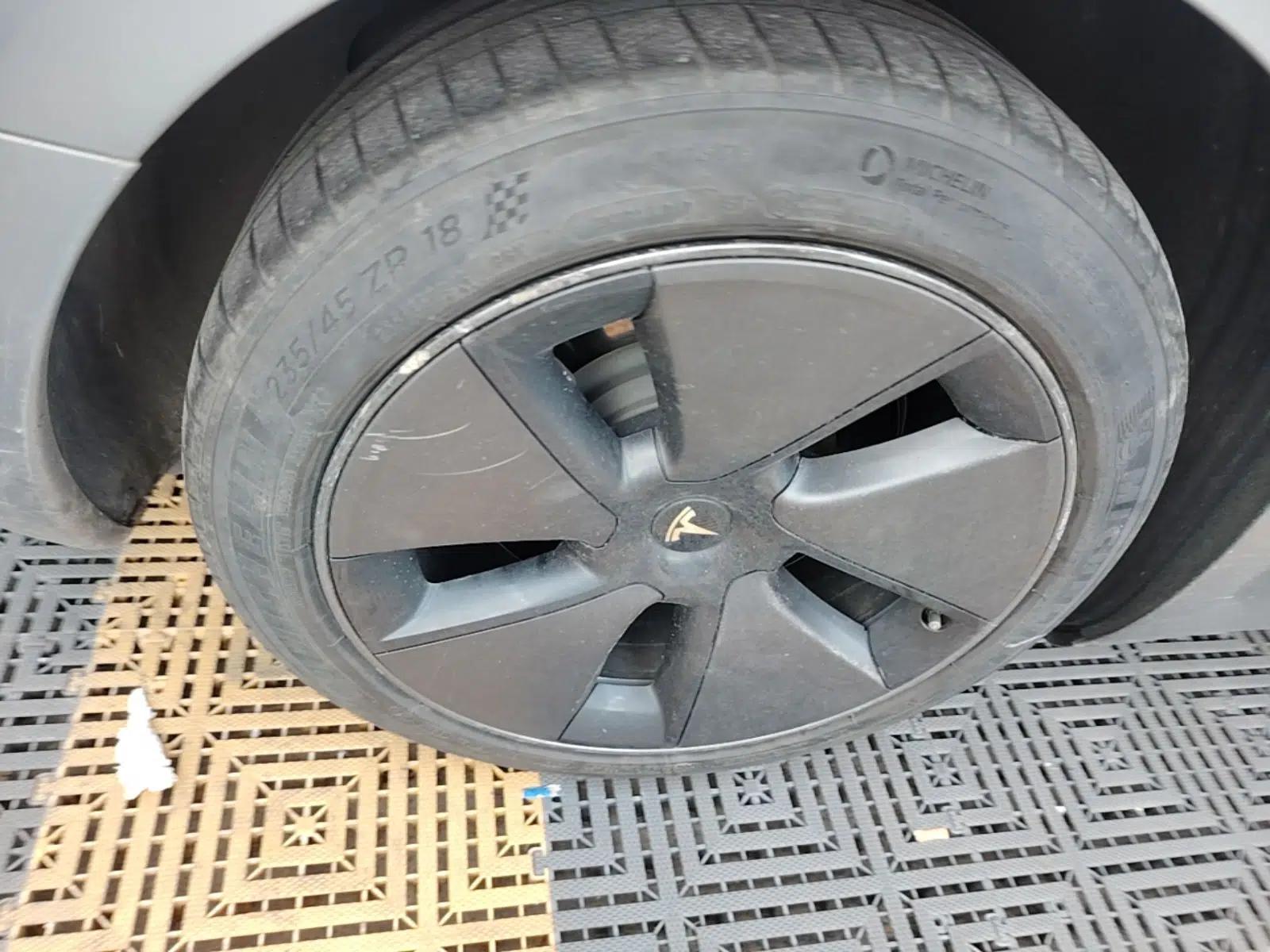Tesla Model 3 2022 Rear-Wheel-Drive Version — миниатюра 11