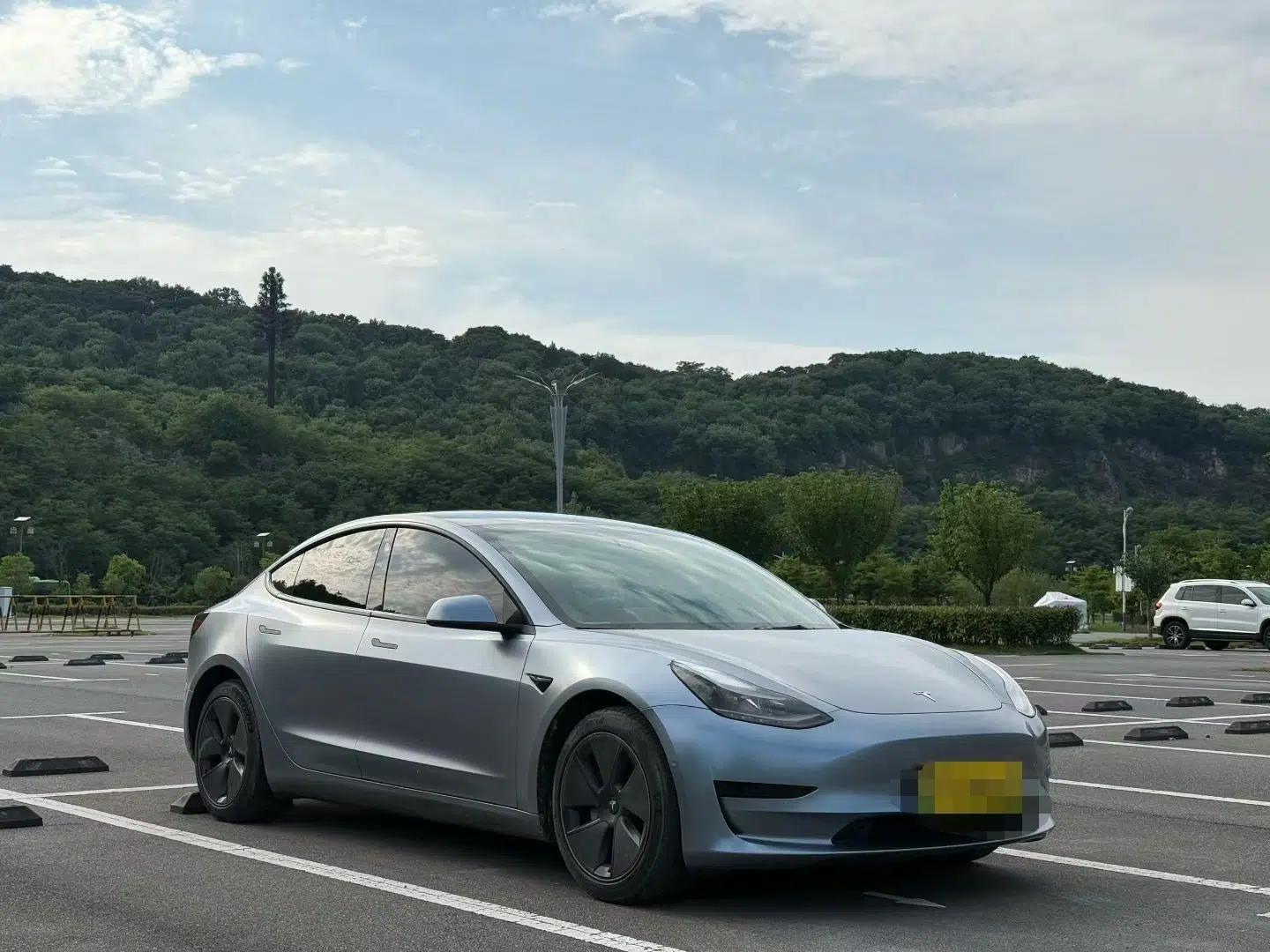 Tesla Model 3 2022 Rear-Wheel-Drive Version — миниатюра 12