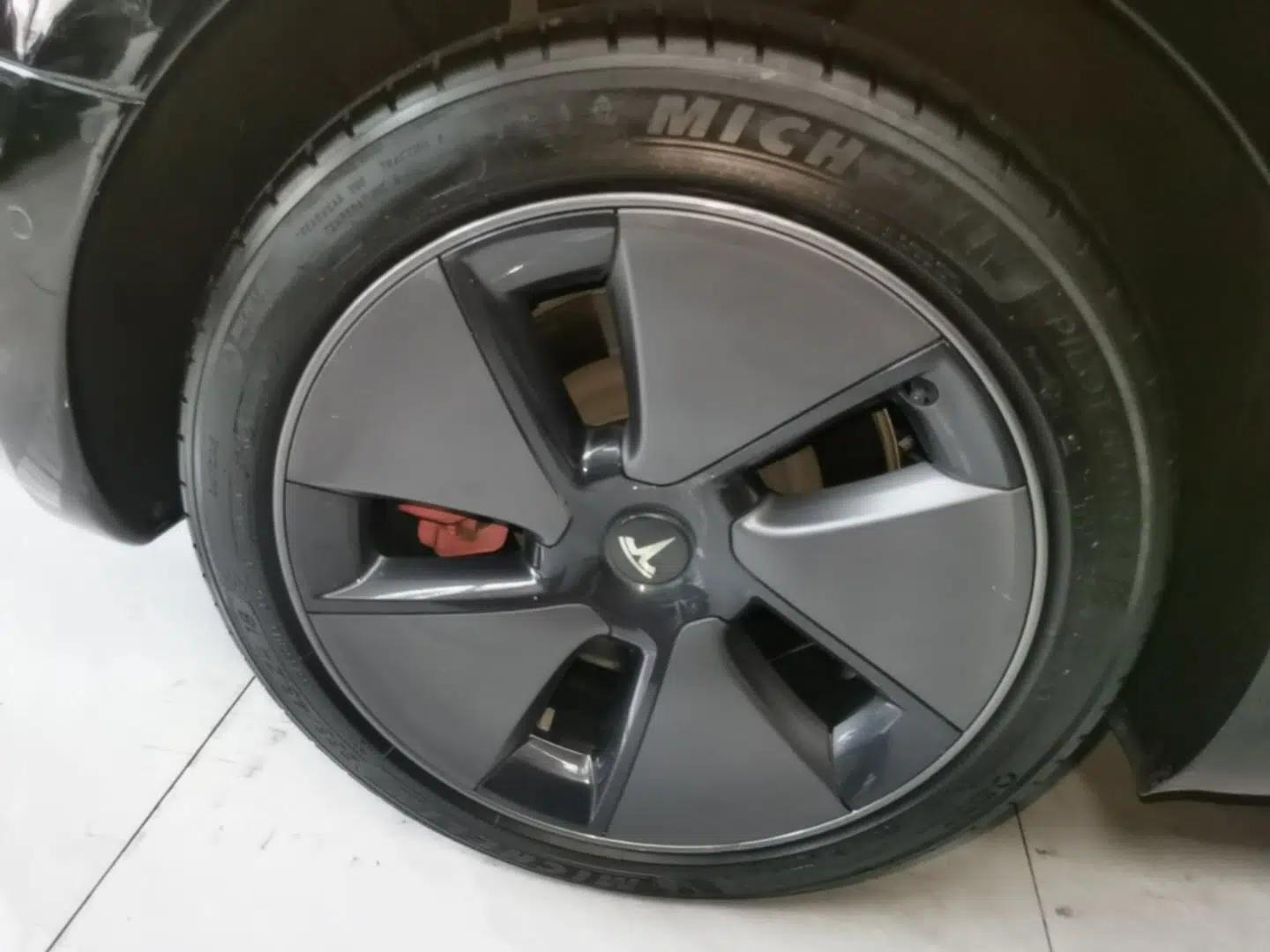 Tesla Model 3 2022 Rear-Wheel-Drive Version — миниатюра 11