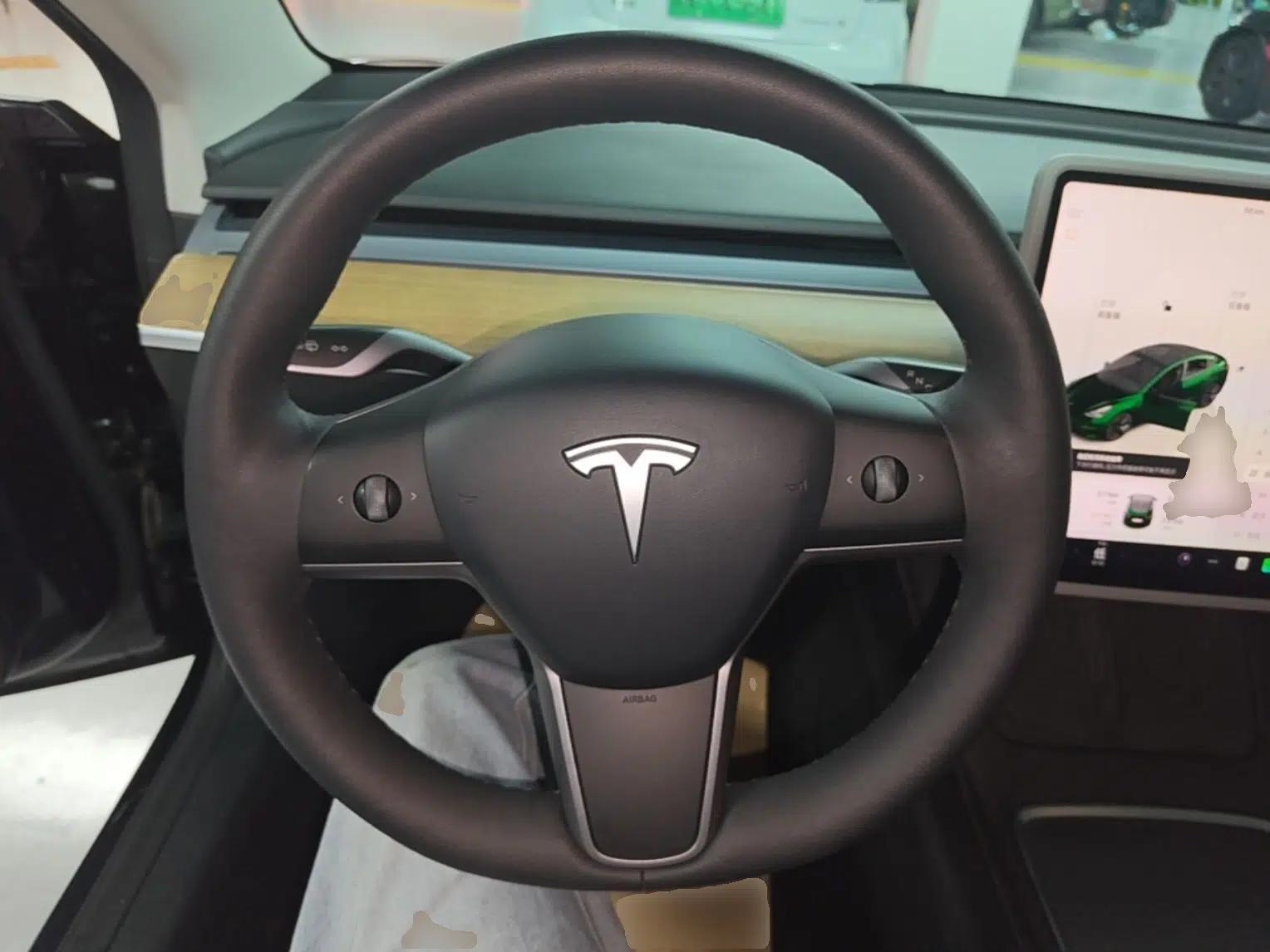 Tesla Model 3 2022 Rear-Wheel-Drive Version — миниатюра 13