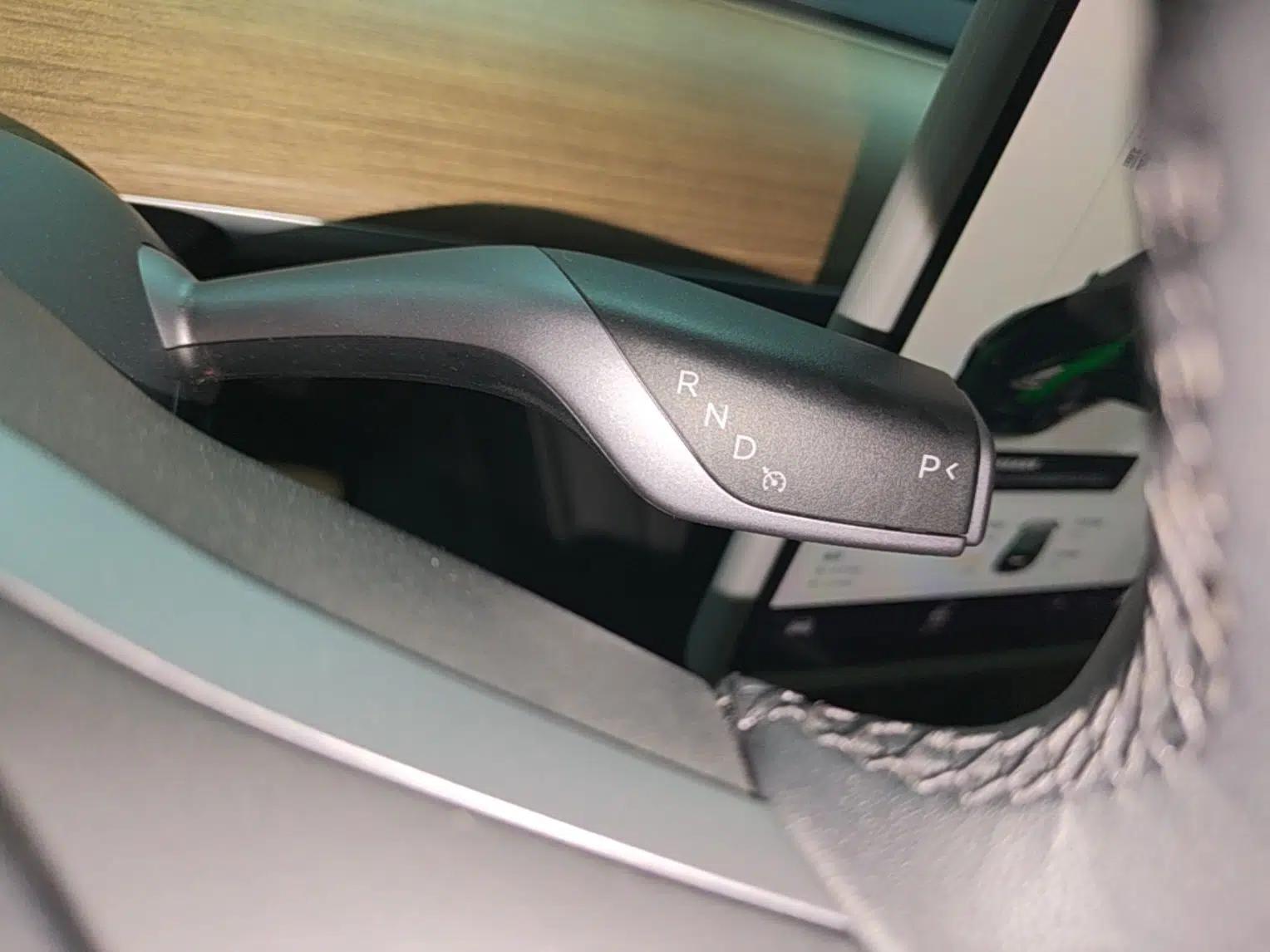Tesla Model 3 2022 Rear-Wheel-Drive Version — миниатюра 16