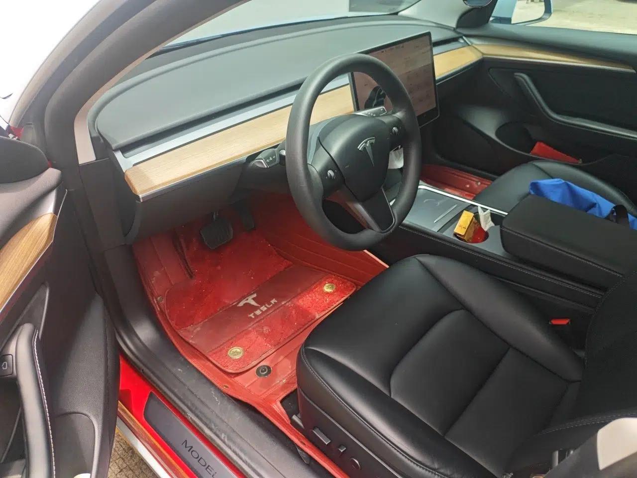Tesla Model 3 2022 Rear-Wheel-Drive Version — миниатюра 16