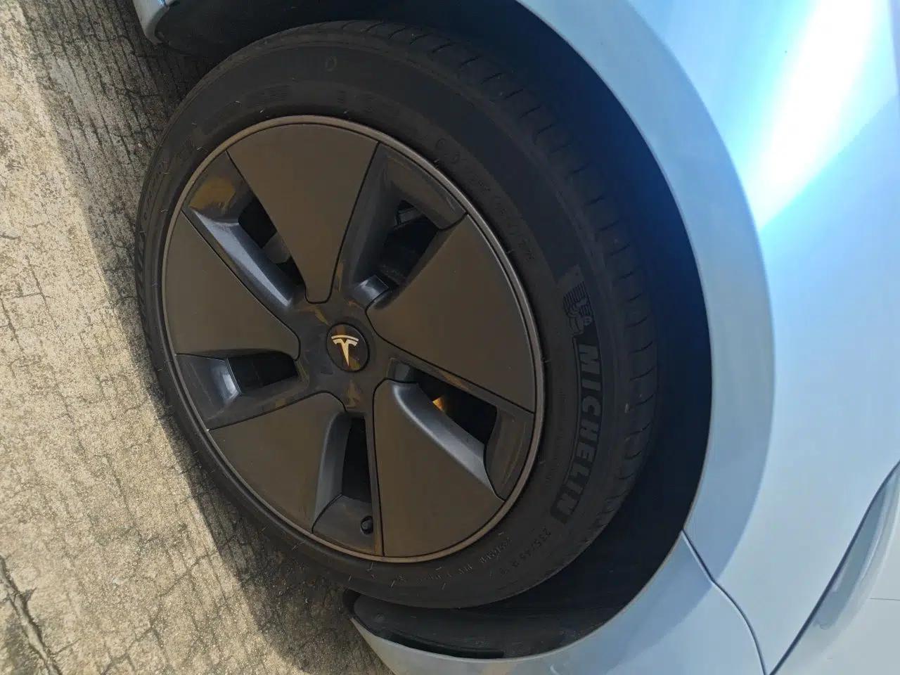 Tesla Model 3 2022 Rear-Wheel-Drive Version — миниатюра 8