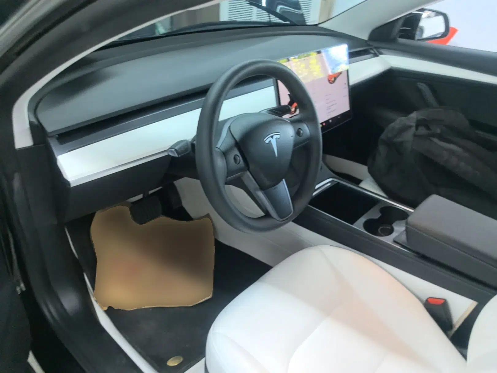 Tesla Model 3 2022 Rear-Wheel-Drive Version — миниатюра 12