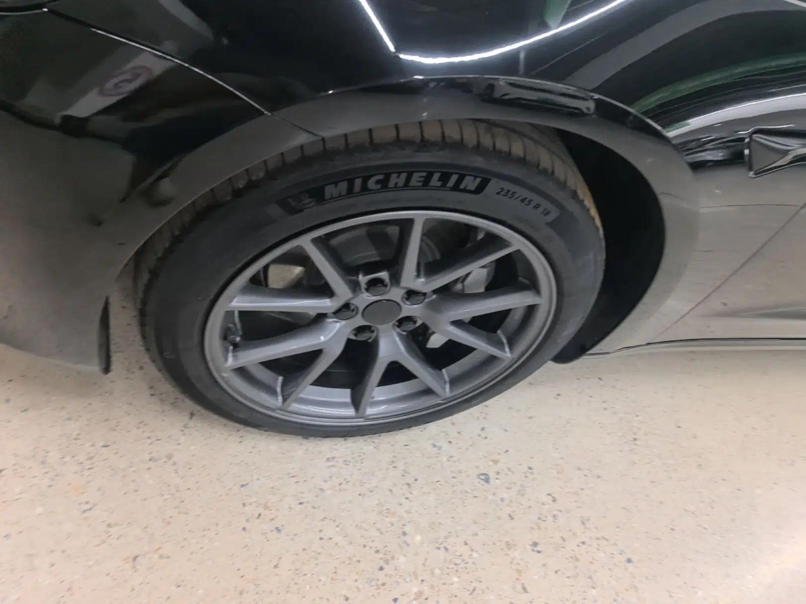 Tesla Model 3 2022 Rear-Wheel-Drive Version — миниатюра 10