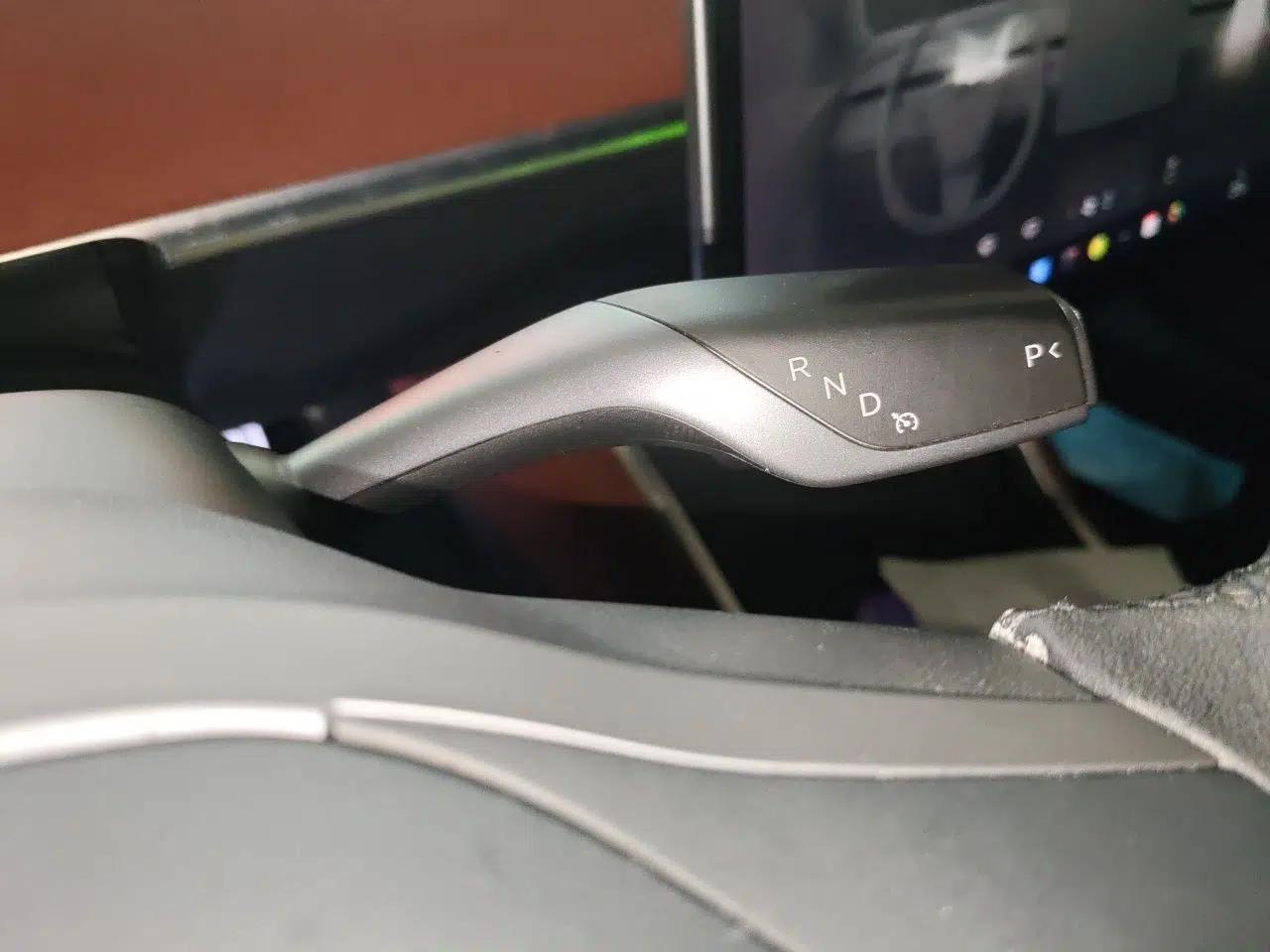 Tesla Model 3 2020 Refreshed Version Long-Range Rear-Wheel Drive — миниатюра 14