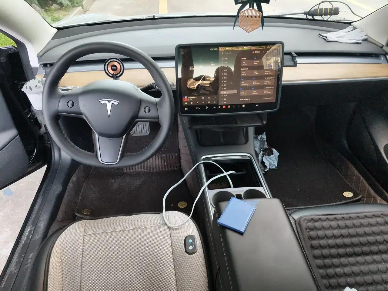 Tesla Model 3 2022 Rear-Wheel-Drive Version — миниатюра 9