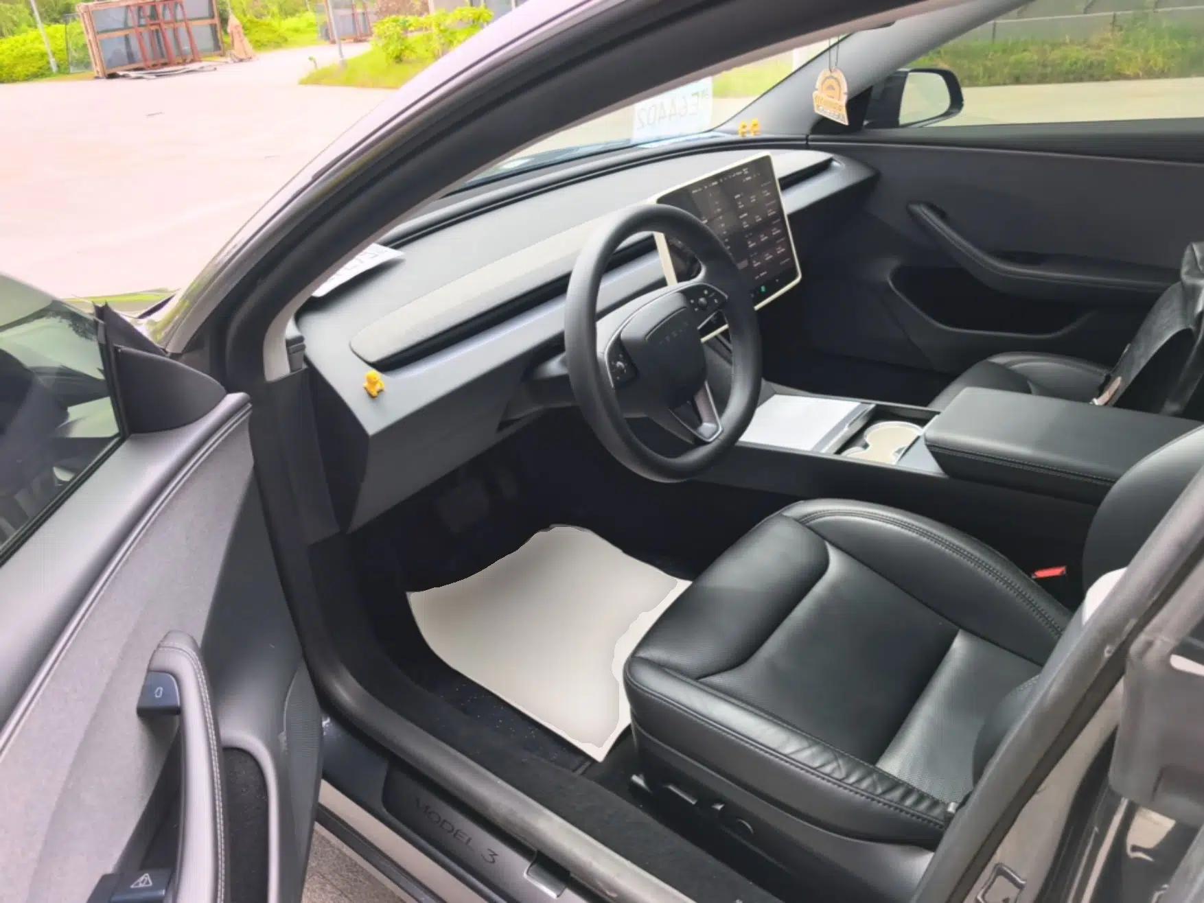 Tesla Model 3 2025 Rear-Wheel-Drive Version — миниатюра 18
