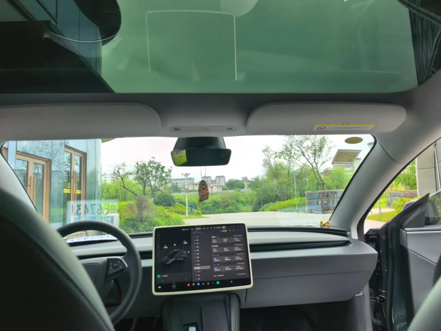 Tesla Model 3 2025 Rear-Wheel-Drive Version — миниатюра 21