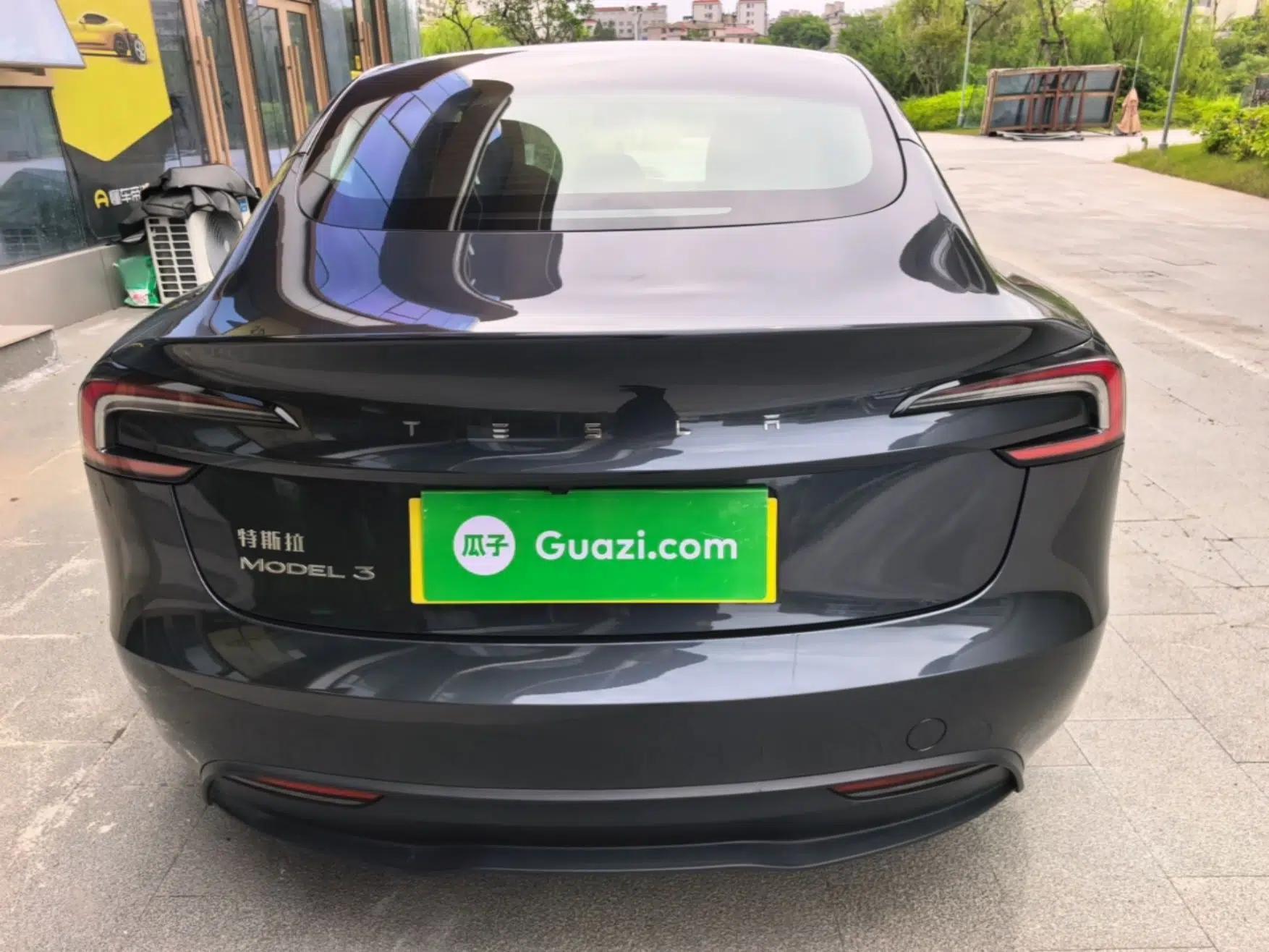 Tesla Model 3 2025 Rear-Wheel-Drive Version — миниатюра 5