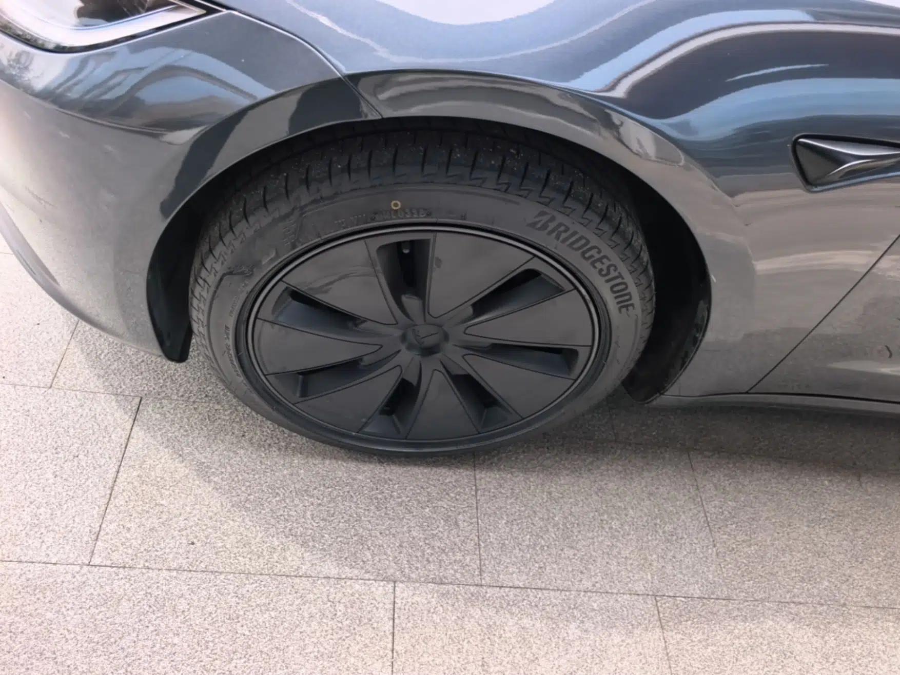 Tesla Model 3 2025 Rear-Wheel-Drive Version — миниатюра 10