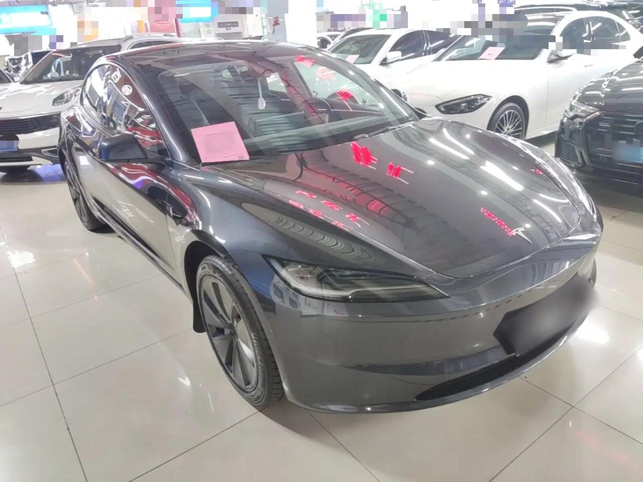Tesla Model 3 2025 Rear-Wheel-Drive Version — миниатюра 3