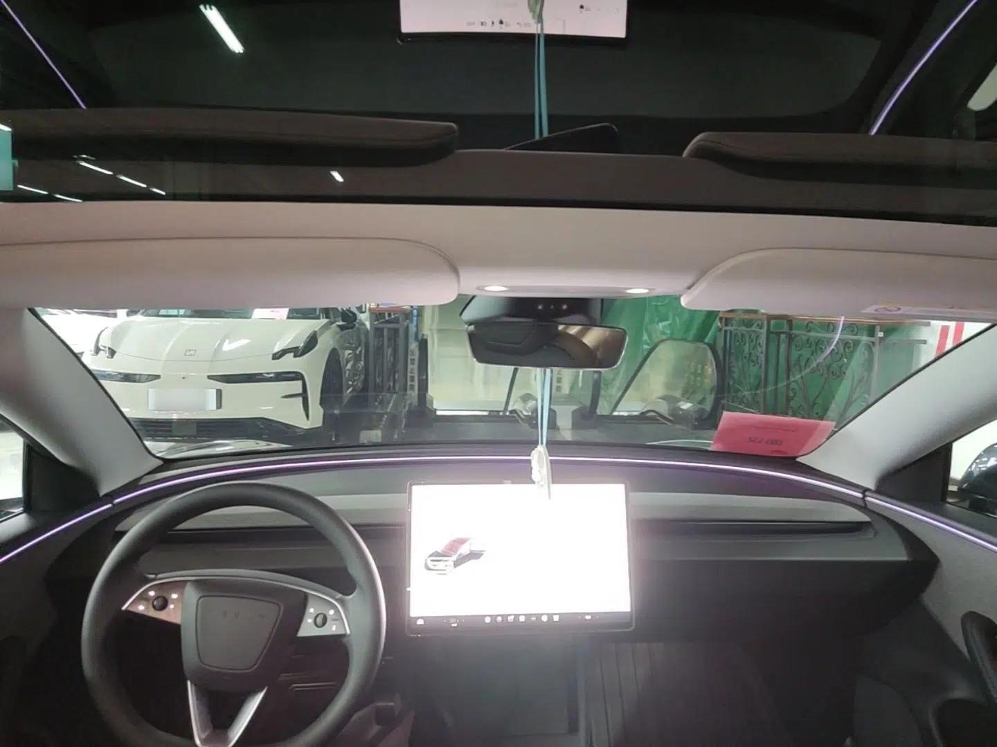 Tesla Model 3 2025 Rear-Wheel-Drive Version — миниатюра 21
