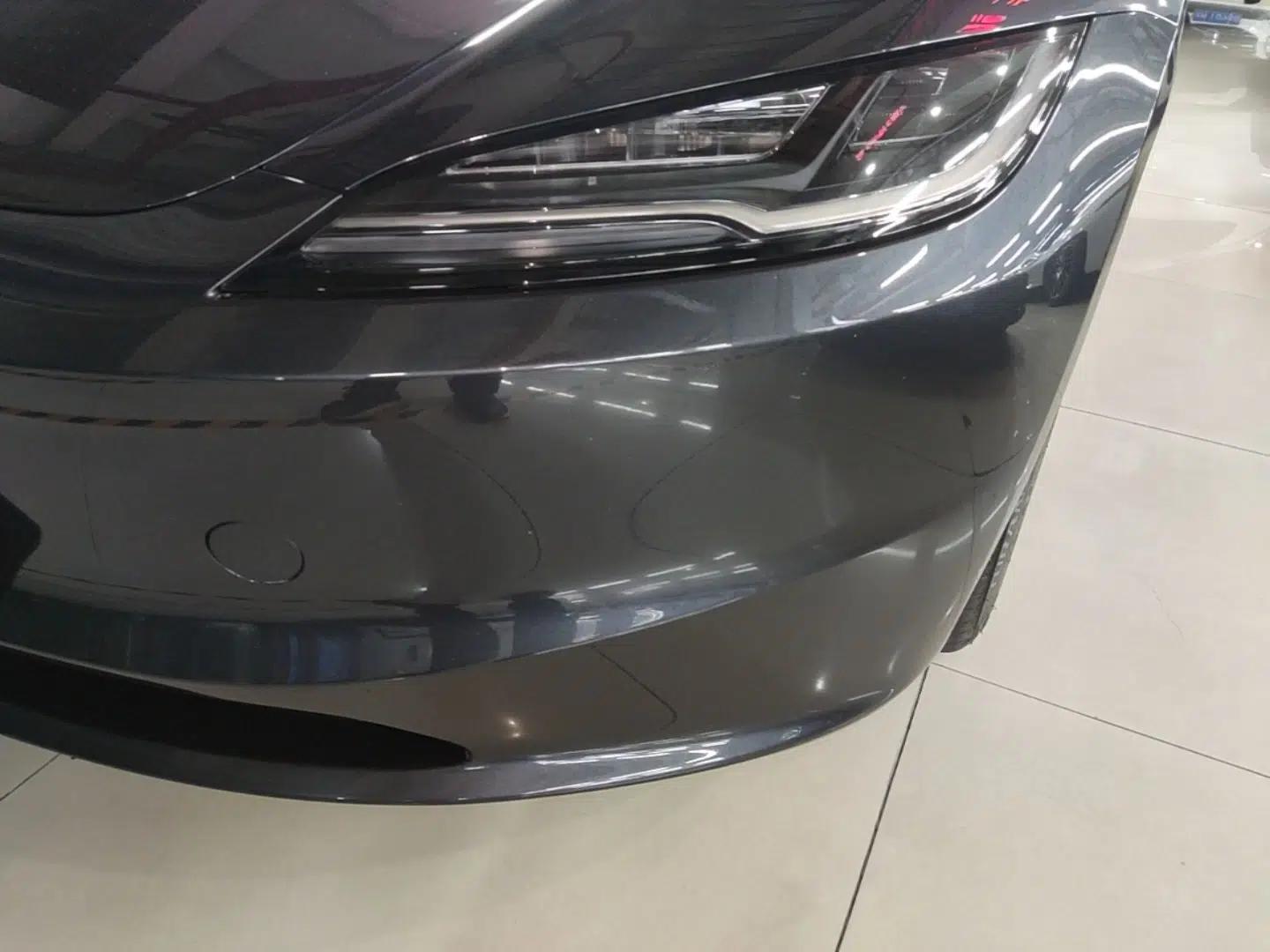 Tesla Model 3 2025 Rear-Wheel-Drive Version — миниатюра 8