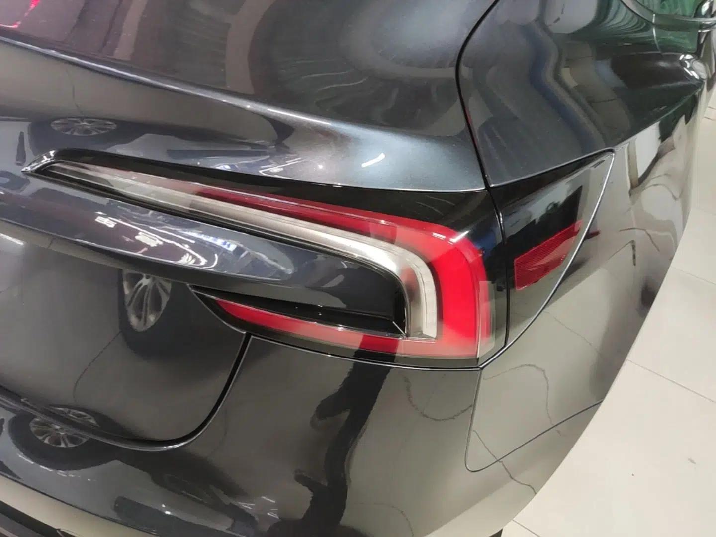 Tesla Model 3 2025 Rear-Wheel-Drive Version — миниатюра 9