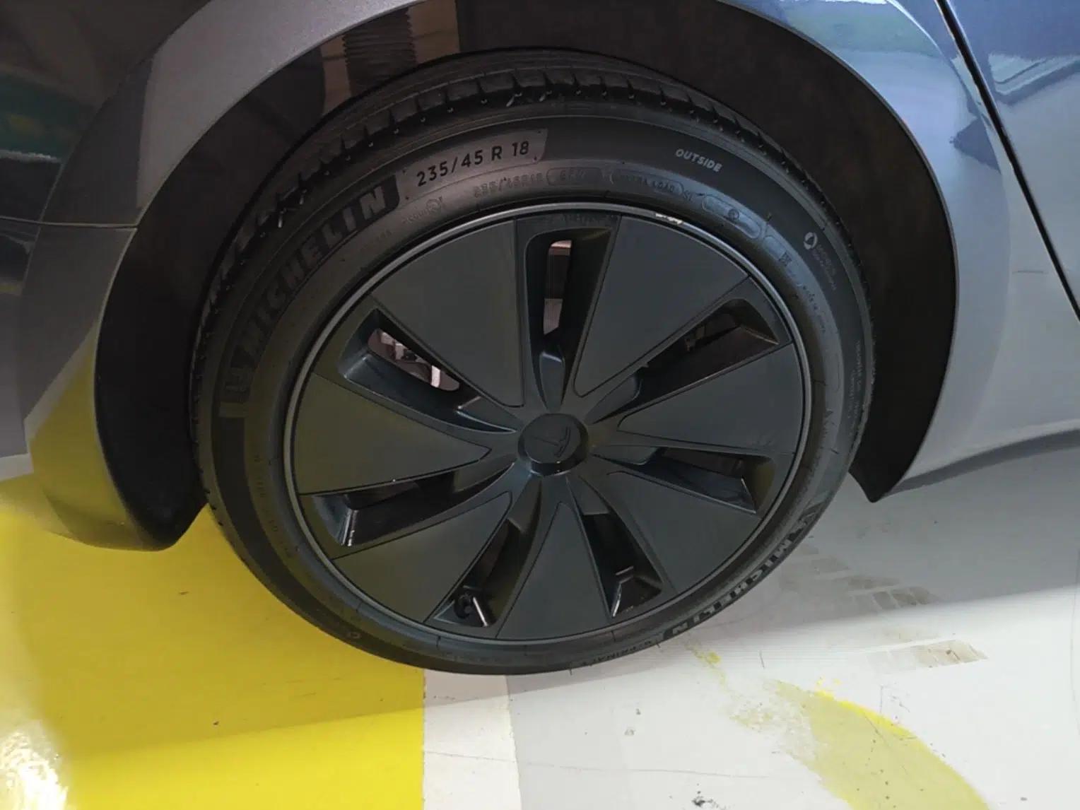 Tesla Model 3 2023 Rear-Wheel-Drive Version — миниатюра 11