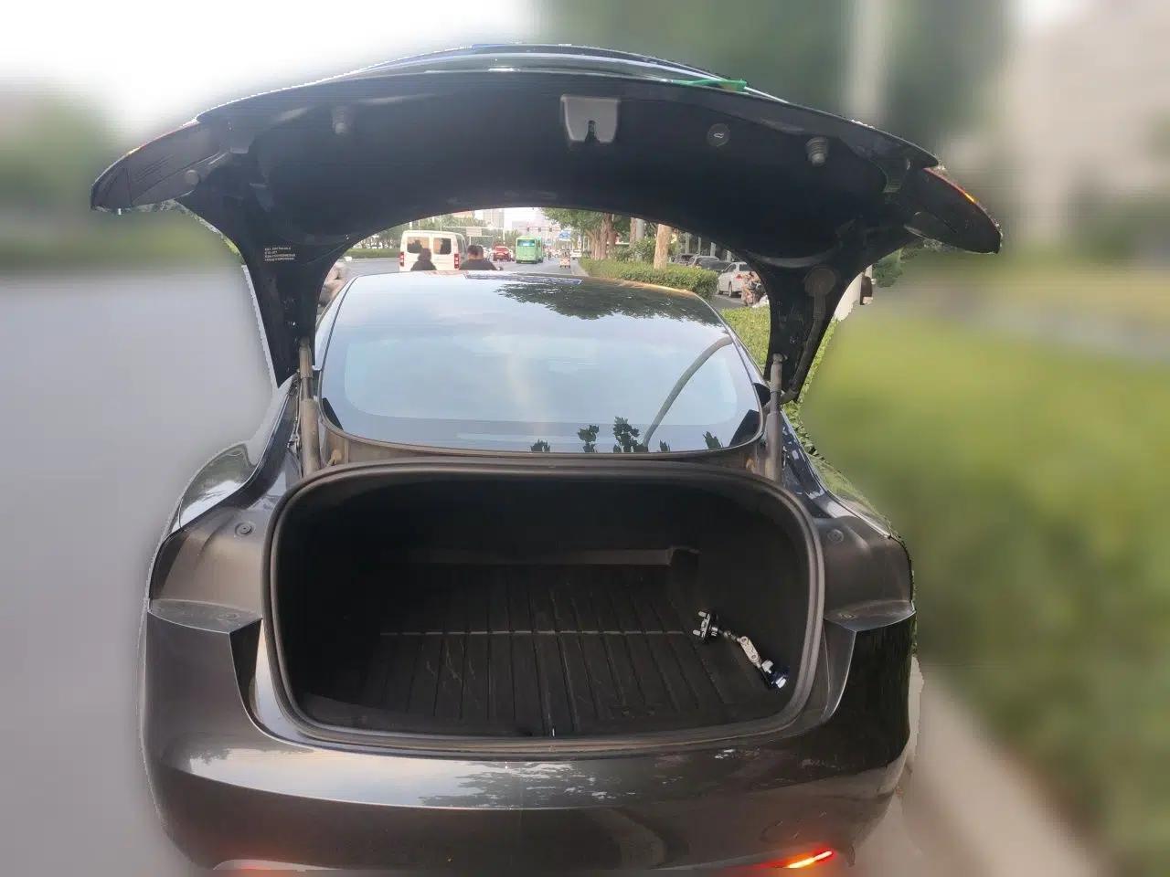 Tesla Model 3 2023 Rear-Wheel-Drive Version — миниатюра 16