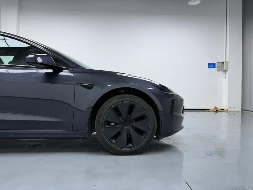 Tesla Model 3 2023 Rear-Wheel-Drive Version — миниатюра 7