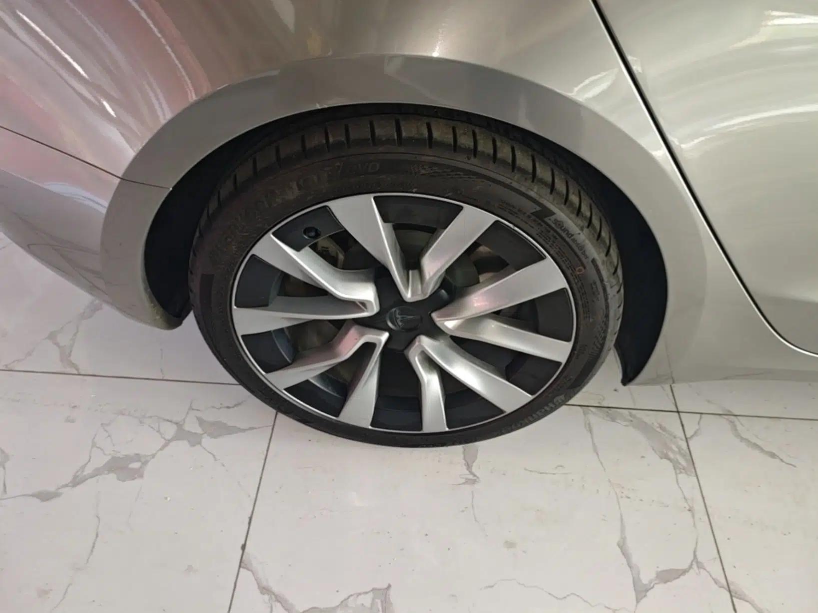 Tesla Model 3 2023 Rear-Wheel-Drive Version — миниатюра 11
