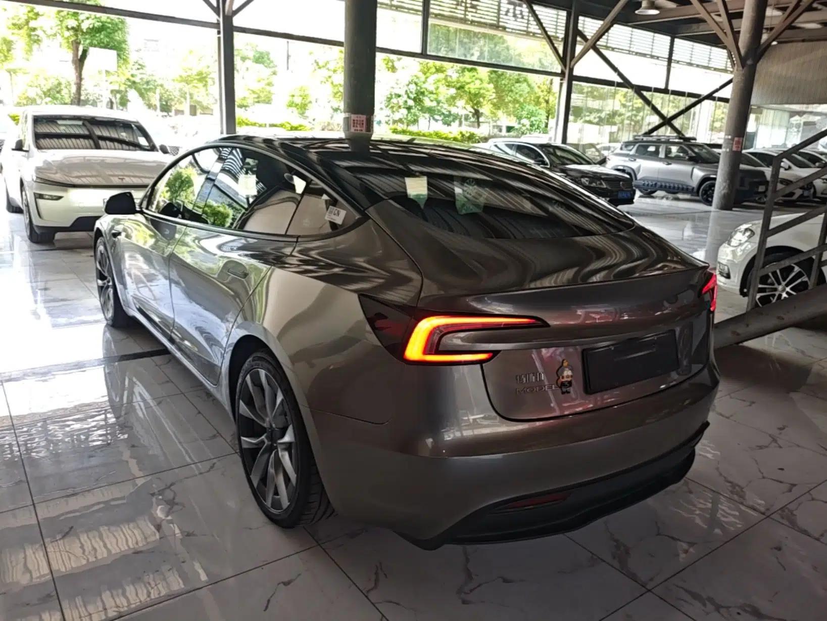 Tesla Model 3 2023 Rear-Wheel-Drive Version — миниатюра 4