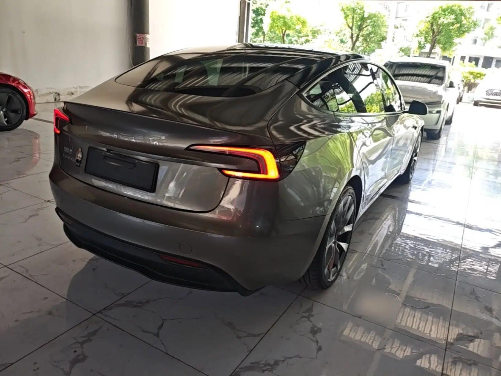Tesla Model 3 2023 Rear-Wheel-Drive Version — миниатюра 6