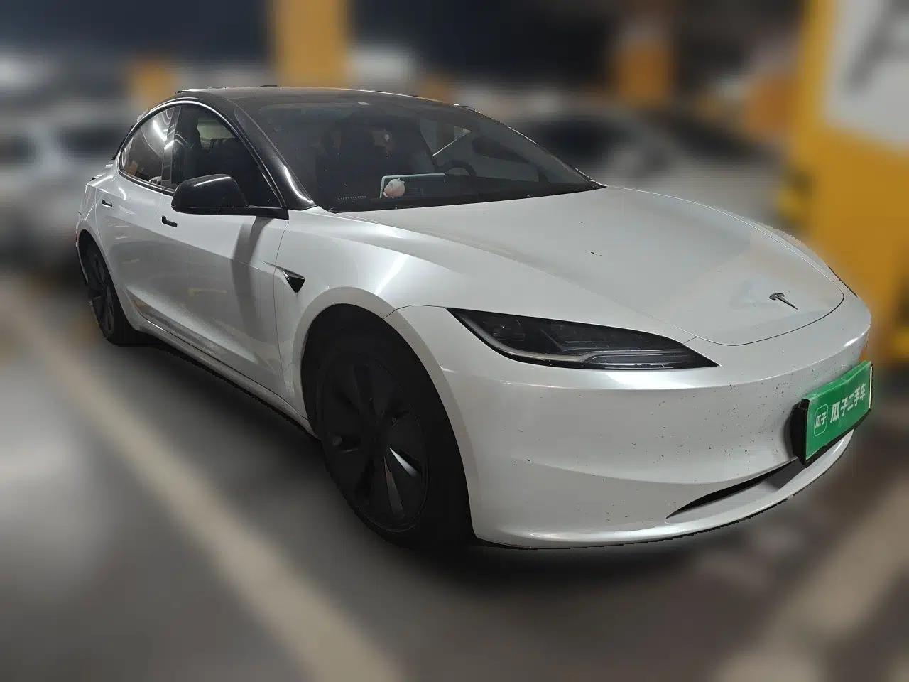 Tesla Model 3 2025 Rear-Wheel-Drive Version — миниатюра 3
