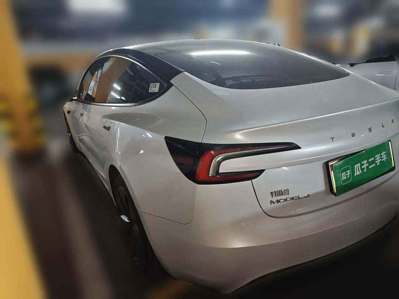 Tesla Model 3 2025 Rear-Wheel-Drive Version — миниатюра 4