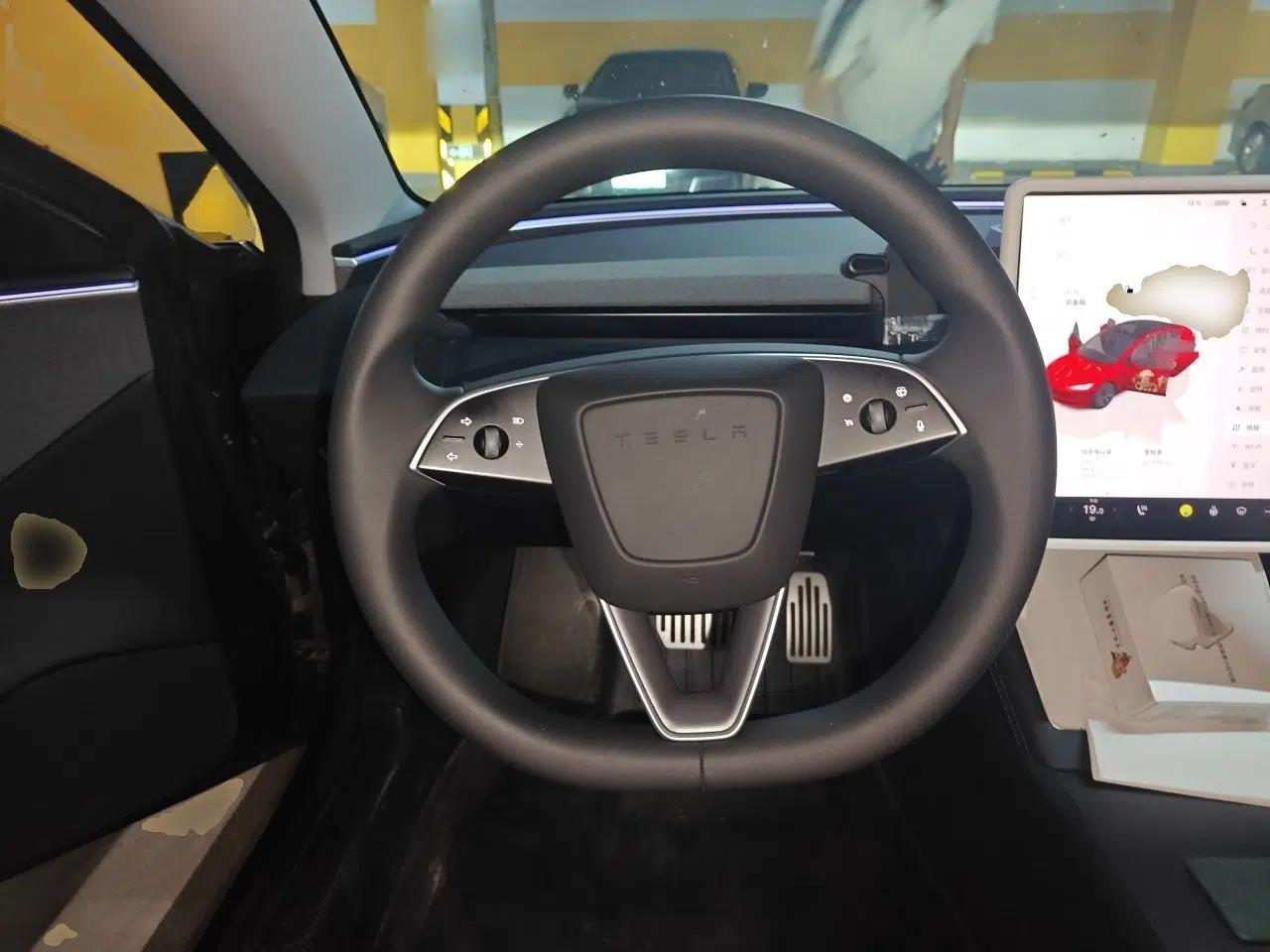 Tesla Model 3 2025 Rear-Wheel-Drive Version — миниатюра 10
