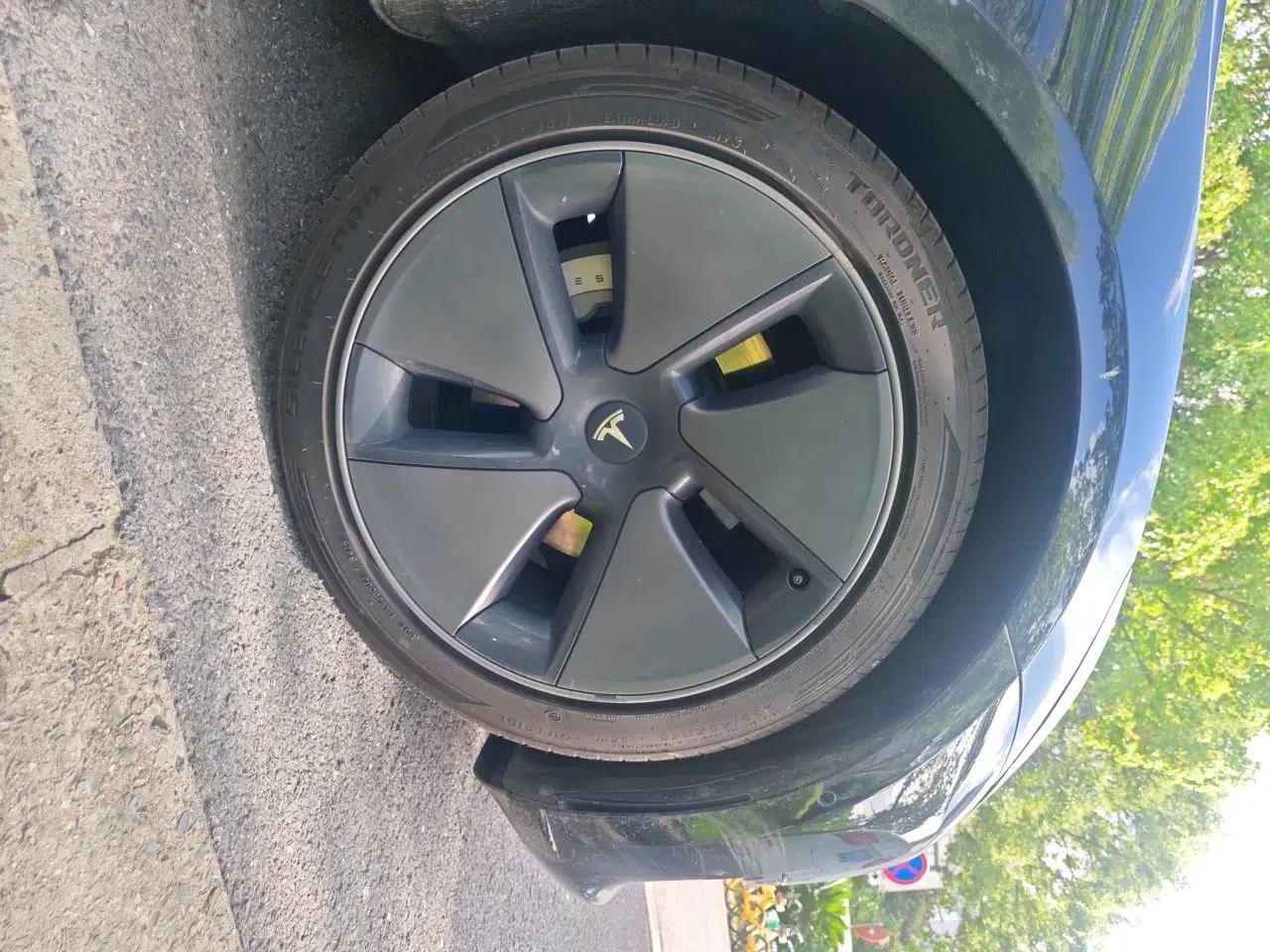 Tesla Model 3 2022 Rear-Wheel-Drive Version — миниатюра 8