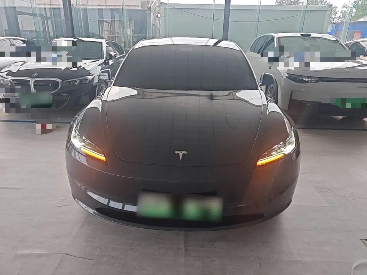 Tesla Model 3 2025 Rear-Wheel-Drive Version — миниатюра 2
