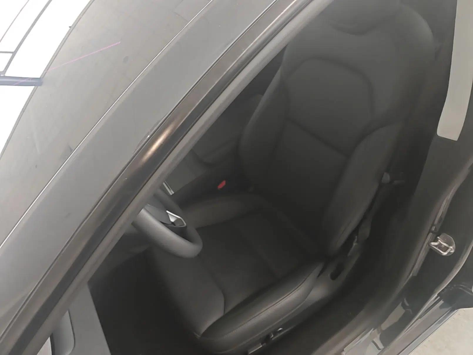 Tesla Model 3 2025 Rear-Wheel-Drive Version — миниатюра 17