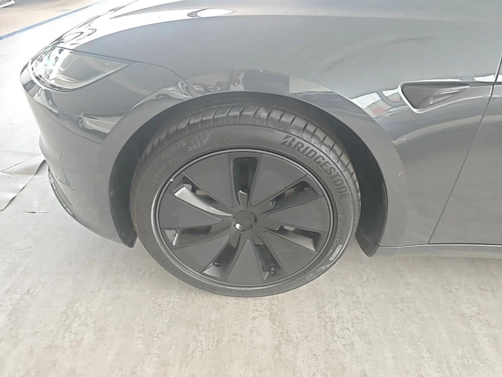 Tesla Model 3 2025 Rear-Wheel-Drive Version — миниатюра 10