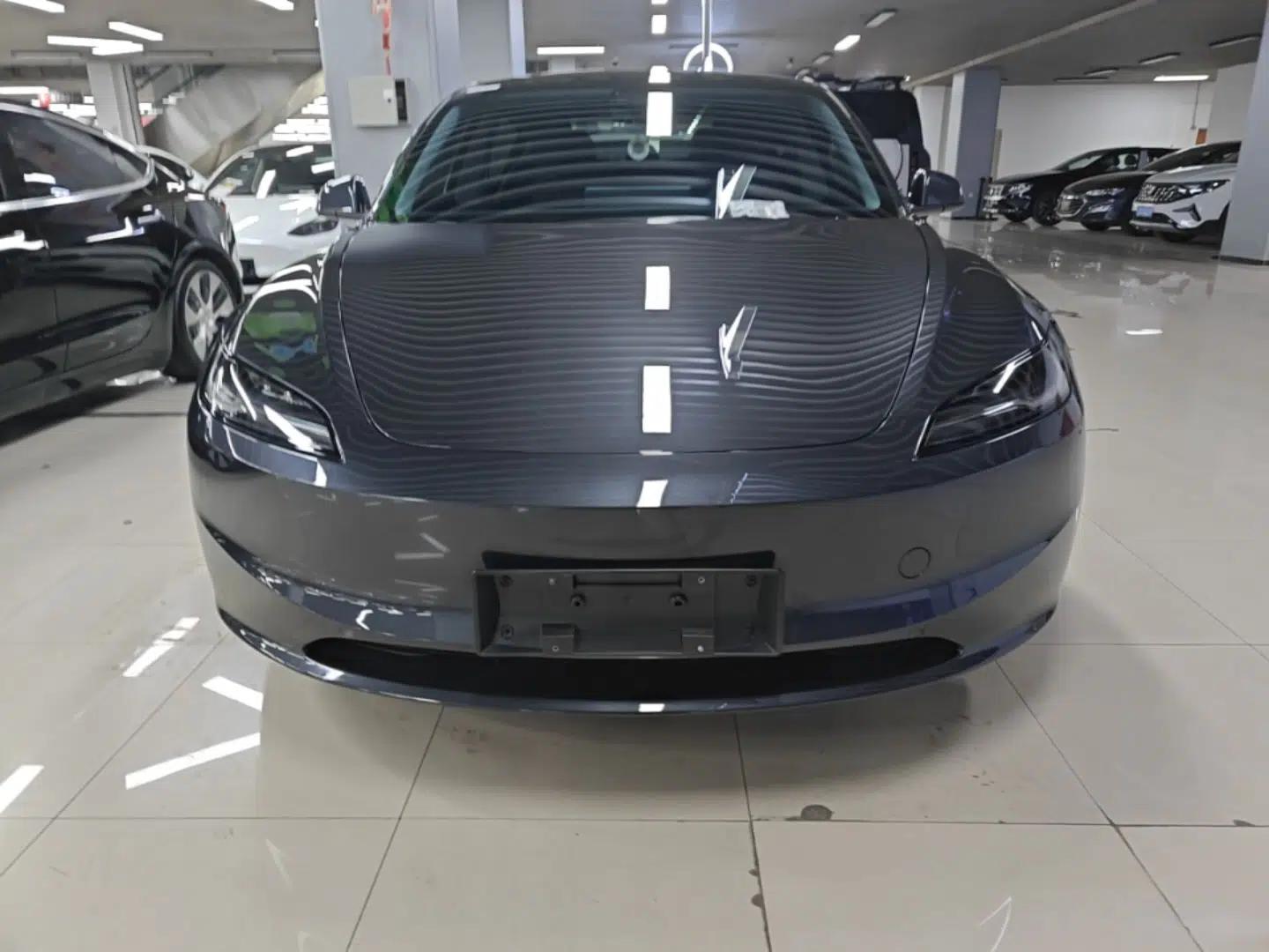 Tesla Model 3 2025 Rear-Wheel-Drive Version — миниатюра 2