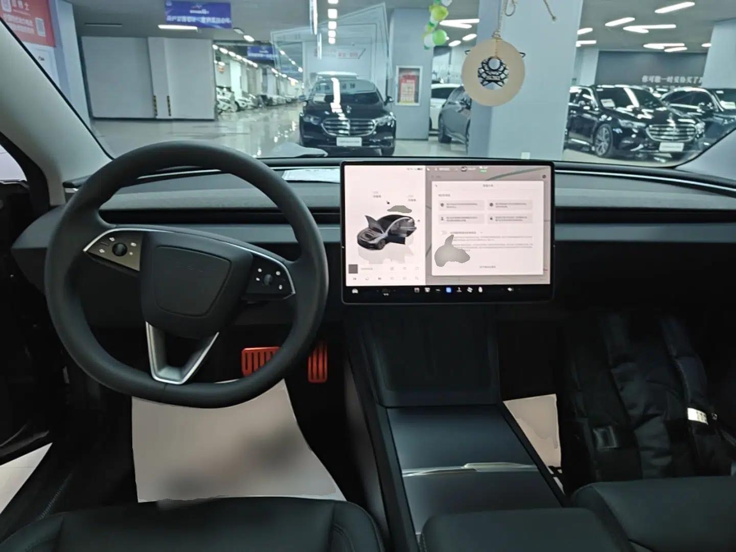 Tesla Model 3 2025 Rear-Wheel-Drive Version — миниатюра 17