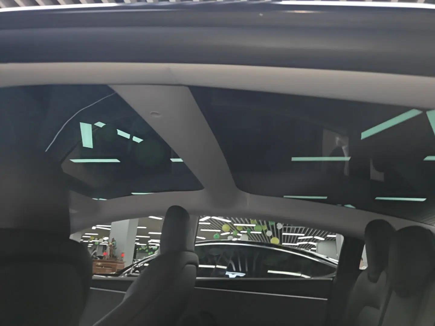 Tesla Model 3 2025 Rear-Wheel-Drive Version — миниатюра 26