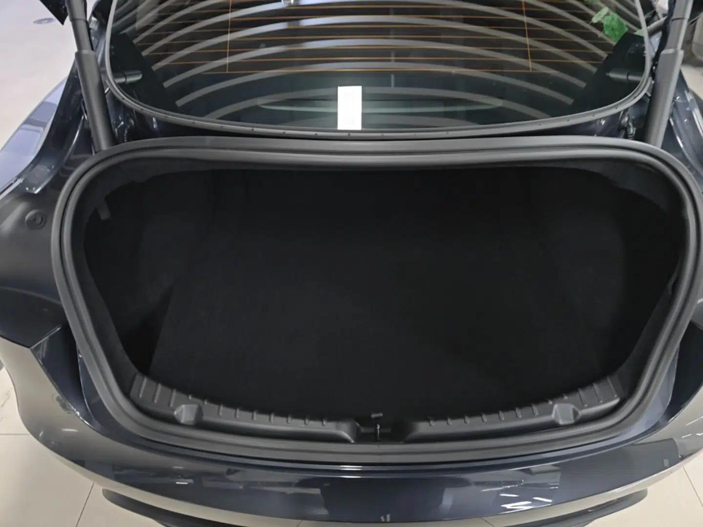 Tesla Model 3 2025 Rear-Wheel-Drive Version — миниатюра 27