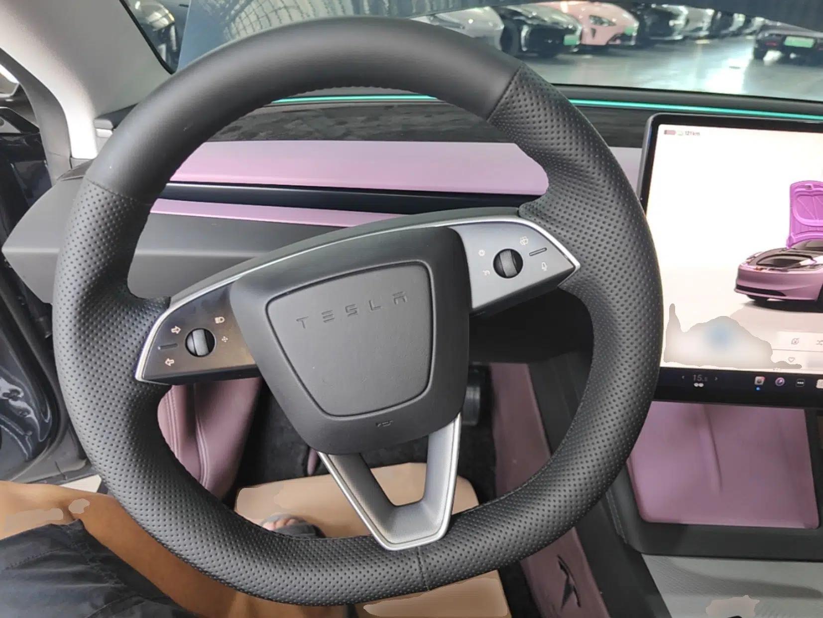 Tesla Model 3 2025 Rear-Wheel-Drive Version — миниатюра 13