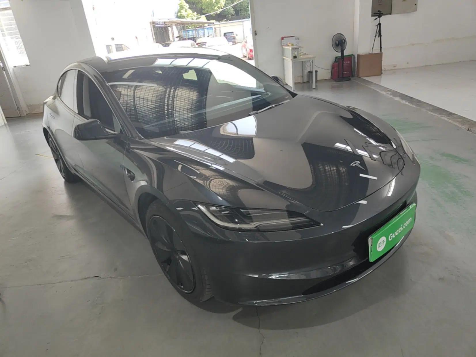 Tesla Model 3 2025 Rear-Wheel-Drive Version — миниатюра 3