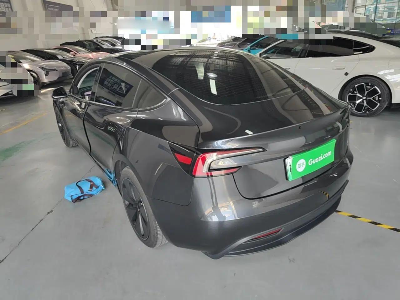 Tesla Model 3 2025 Rear-Wheel-Drive Version — миниатюра 4